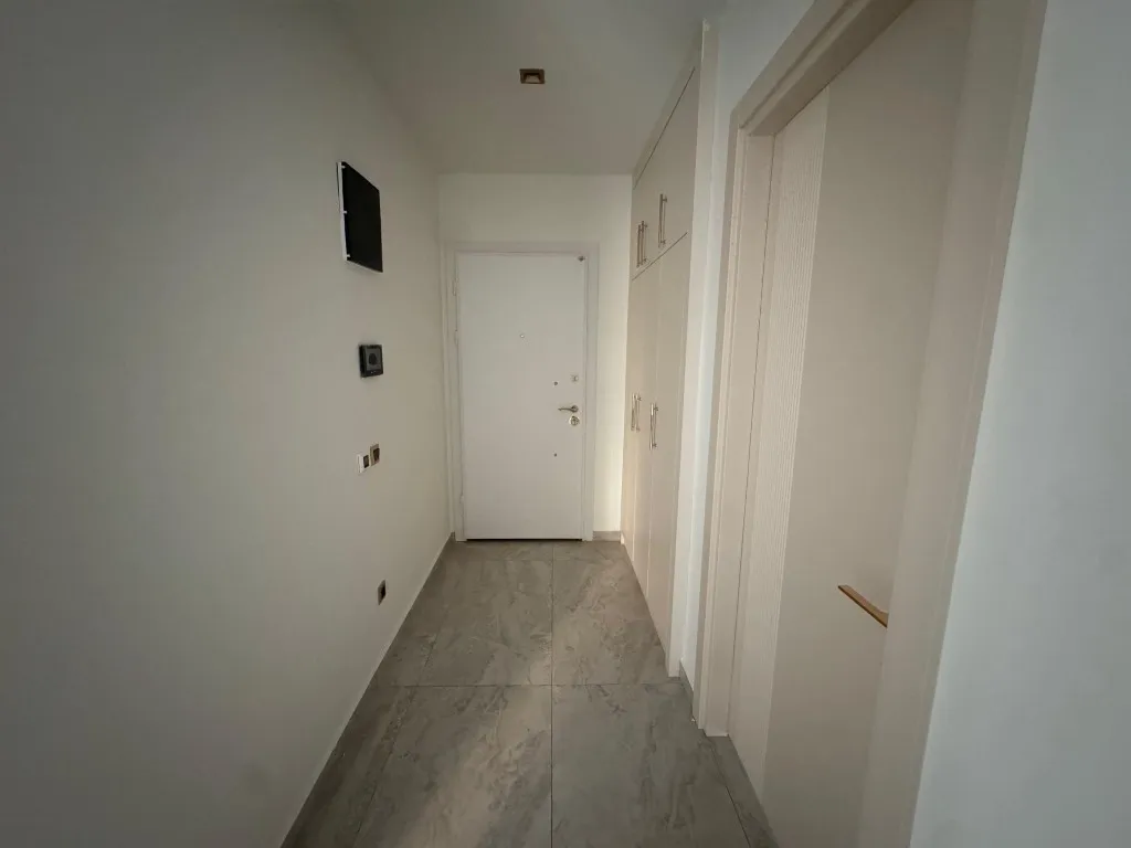 BestHome 36 Centrum — 2+1 Sale — hallway