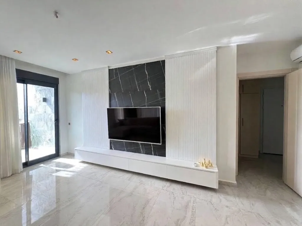 BestHome 37 The Legend Centrum — 1+1 Rent — living tv